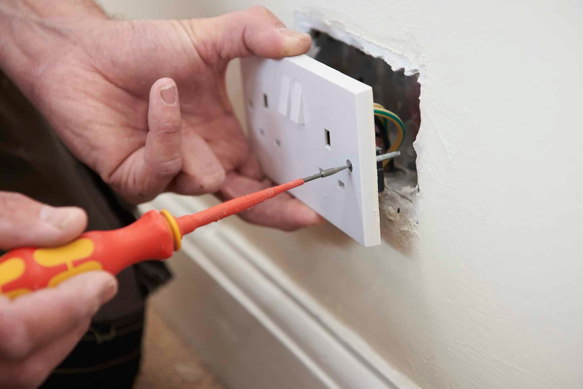 Electrician Haddenham, Aylesbury, Oxford, Thame, Wheatley, Chinnor, Bicester, Milton Keynes