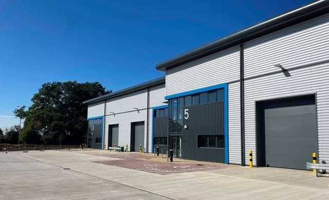 Industrial Electricians for your Factories and Warehouses in and around Haddenham, Aylesbury, Thame, Bicester, Oxford, Milton Keynes 